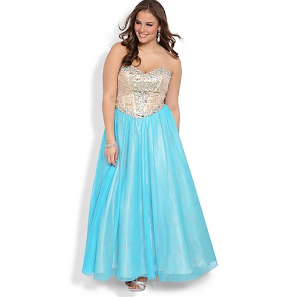 Deb dress. Size 13/14. Corset back.